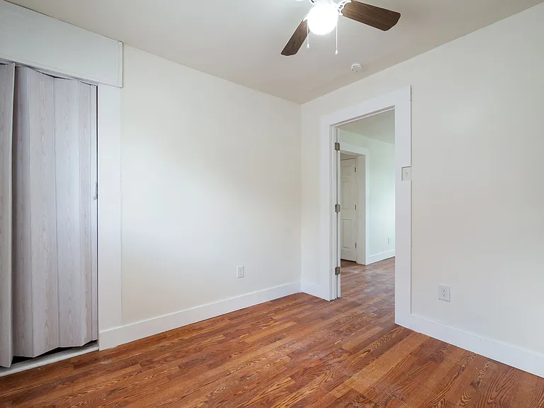 615 W Hollywood — Photo 33