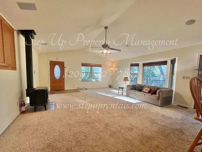 22519 Lina Ln — Photo 2