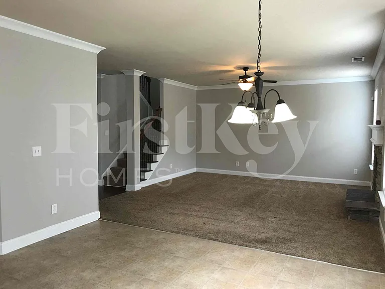 2022 Poplar Falls Ave — Photo 2