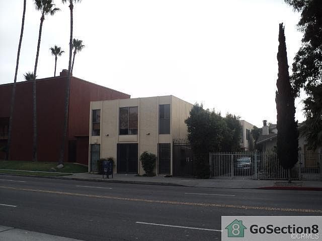 2nd image of 4182 S Western Ave APT 5