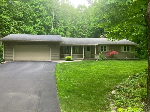 N8381 Birch Hill Rd, Phillips, WI 54555