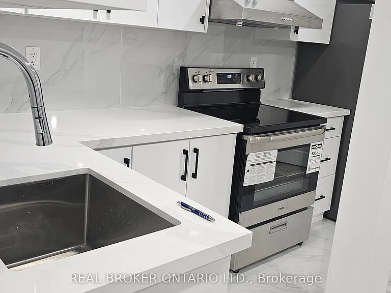 1296 Ellenton Cres #A — Photo 2