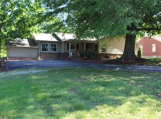 1029 Rolling Fields Cir, Columbia, TN 38401