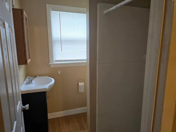 394 Metacom Ave, Warren, RI 02885