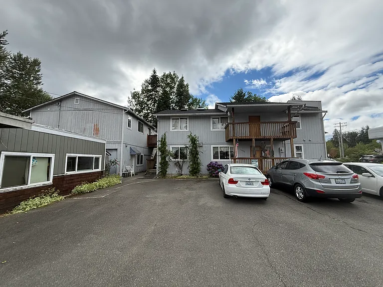16420 6th Ave W #3 — Photo 1
