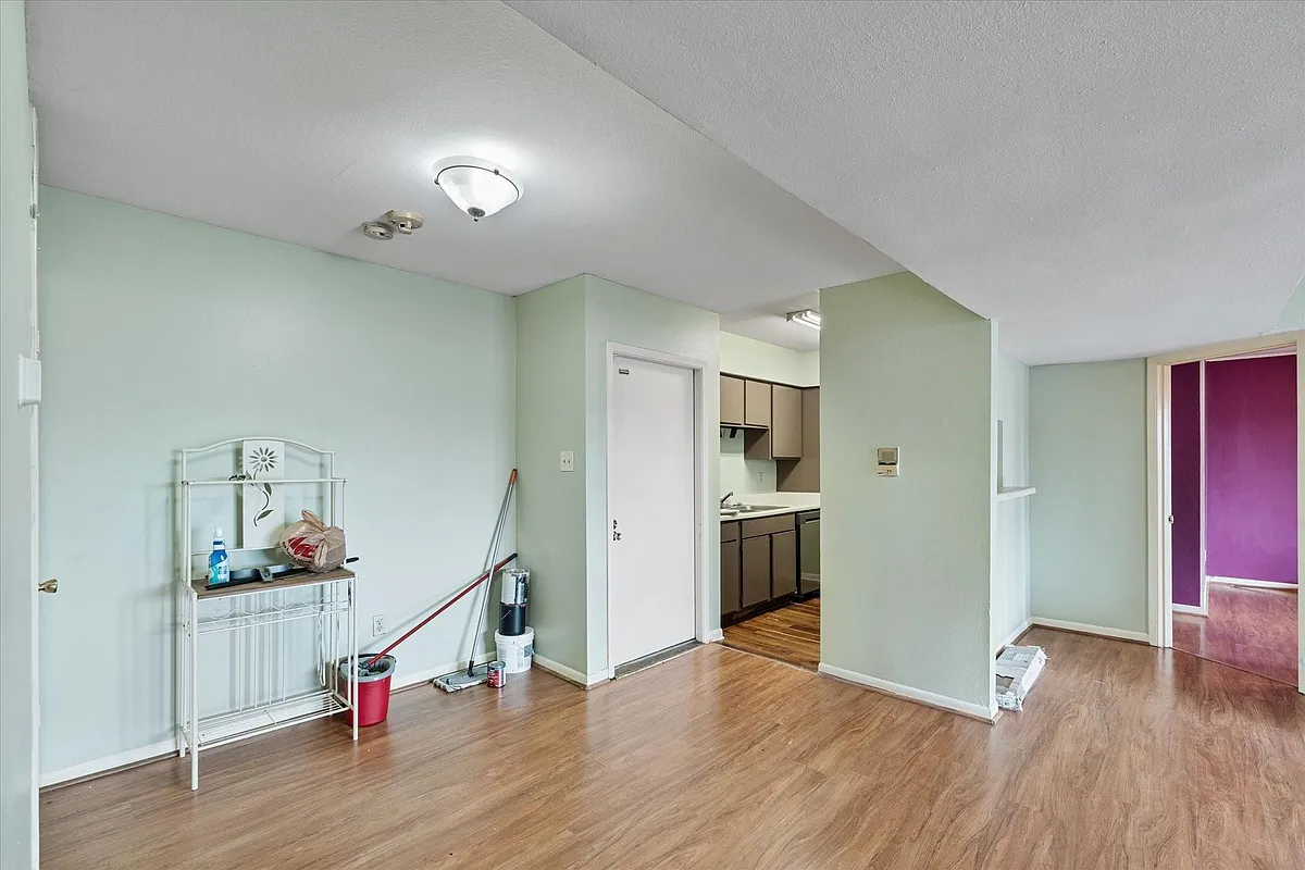 Building Photo - 8517 Hearth Dr #36