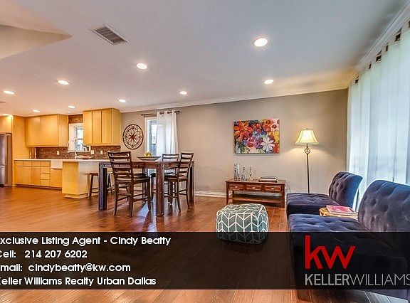 3rd image of 10447 Cromwell Dr