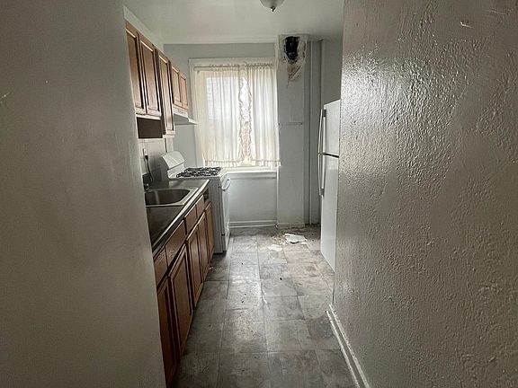 5th image of 42 Park Ave #3
