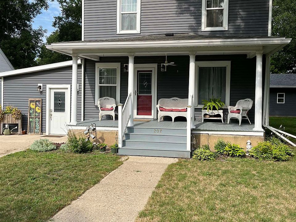 1st image of 207 N Lincoln Ave
