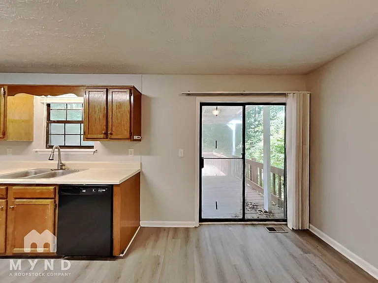 2682 Winding Creek Dr — Photo 5