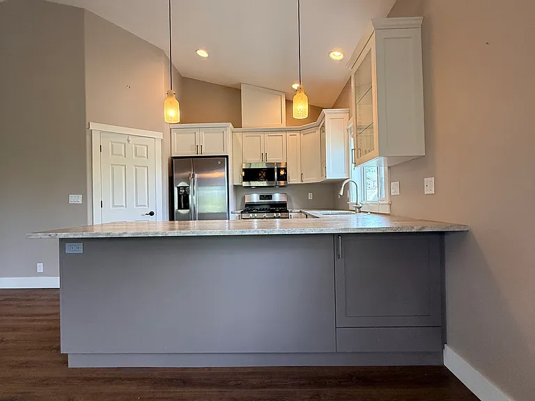 2545 NW Awbrey Rd — Photo 14
