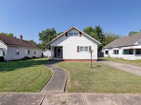 1013 N 12th St, Herrin, IL 62948