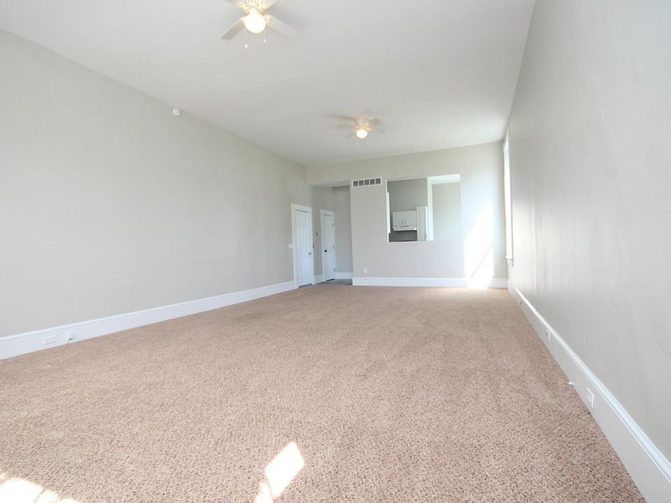 1st image of 600 Hawthorne Ave Unit 1