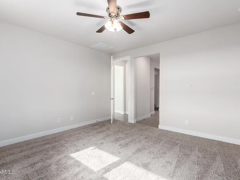 8526 S 69th Ln — Photo 13