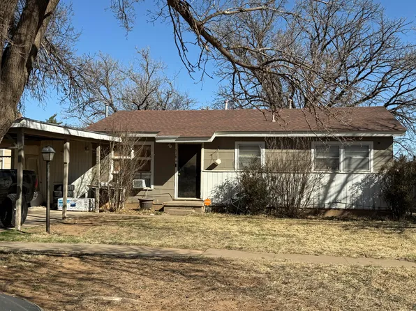 518 W 2nd St, Hale Center, TX 79041