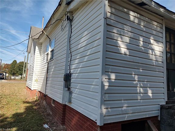4th image of 1440 South Ave