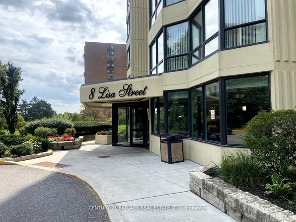 8 Lisa St #706, Brampton, ON L6T 4S6