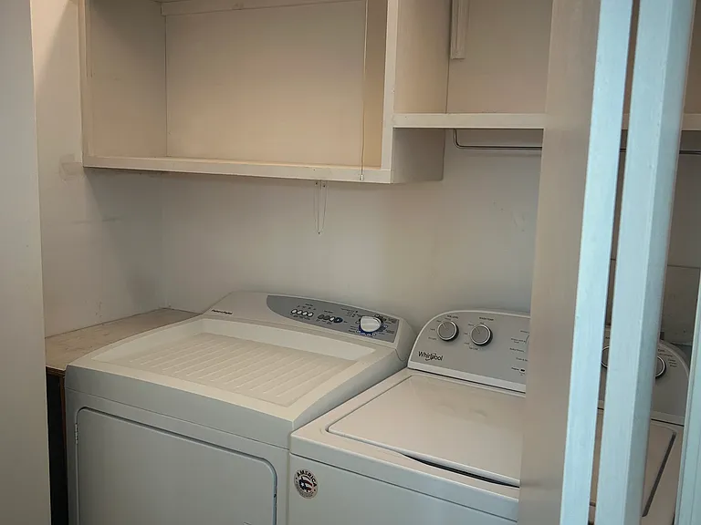 427 Memorial Dr — Photo 5