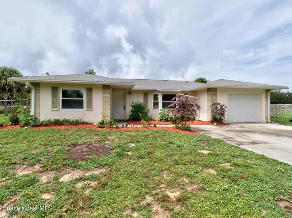 9884 Pine St, Micco, FL 32976