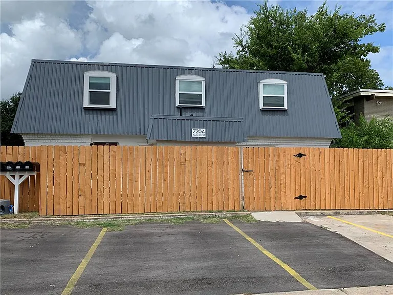 7204 Twin Crest Dr #102 — Photo 5