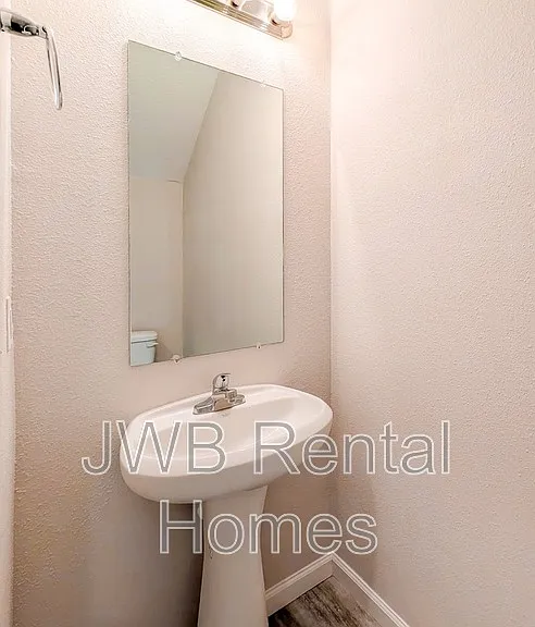 6055 Carolines Ct — Photo 6