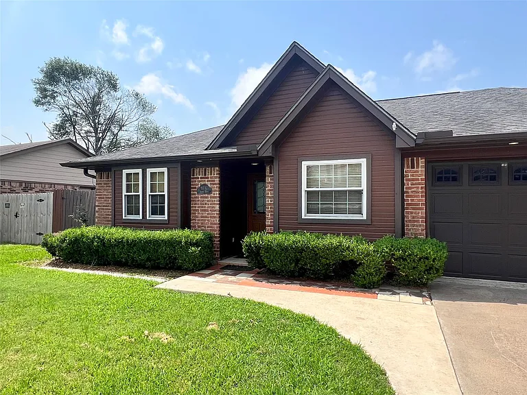 11730 Alamo Dr — Photo 3