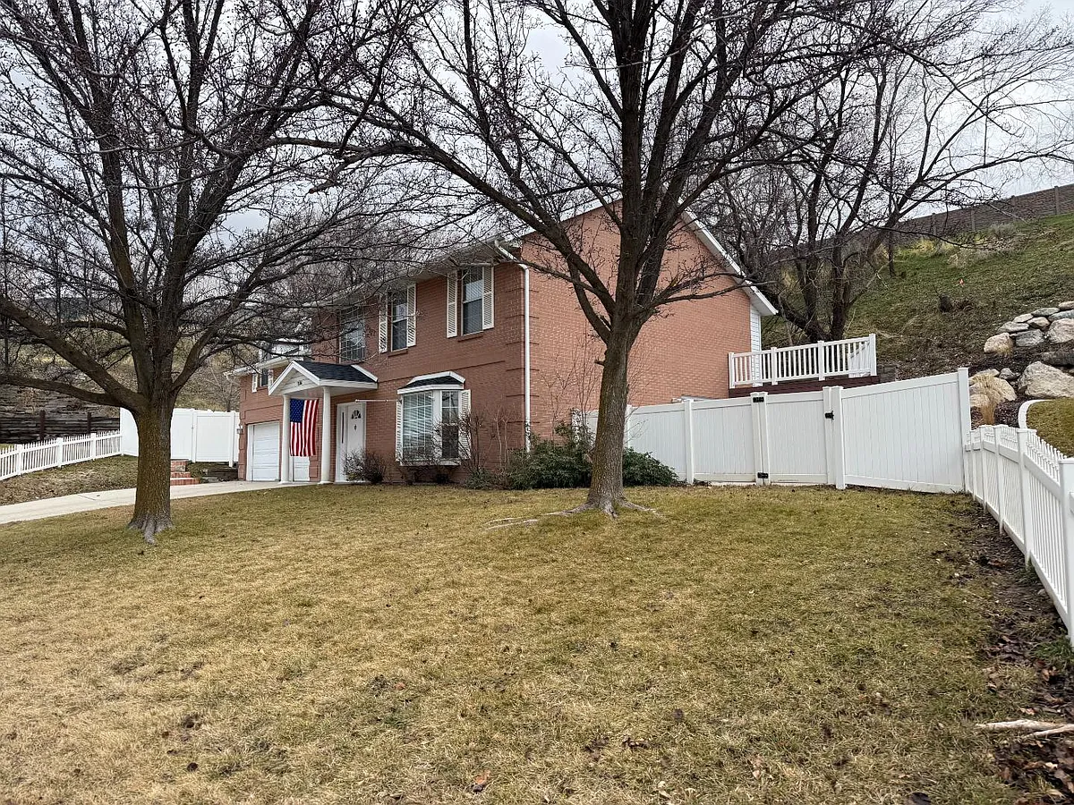 Property Photo - 1186 E 1200th St S