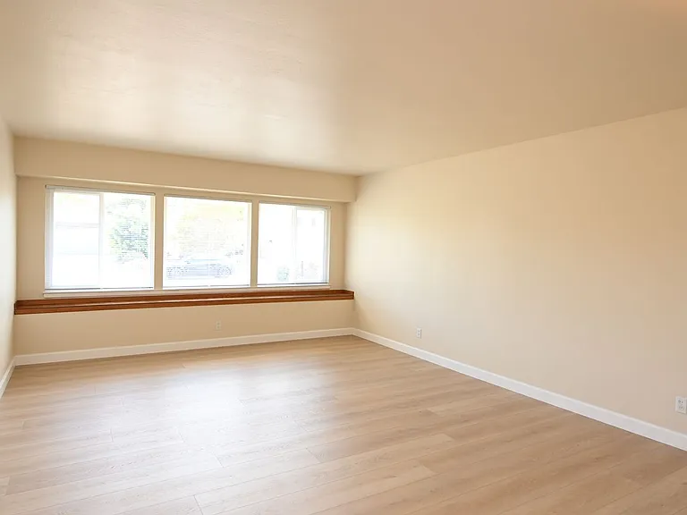 3421 Eden Dr — Photo 2