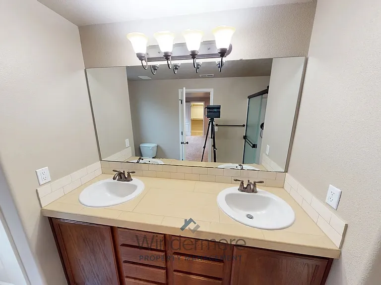 247 Chapra St — Photo 20
