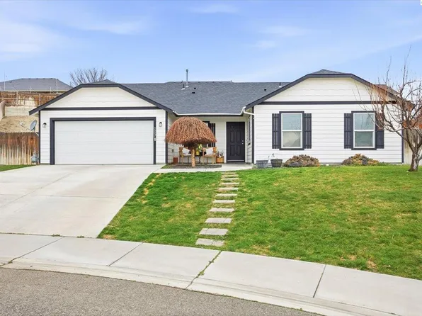 5002 Blue Sage Ln, Pasco, WA 99301