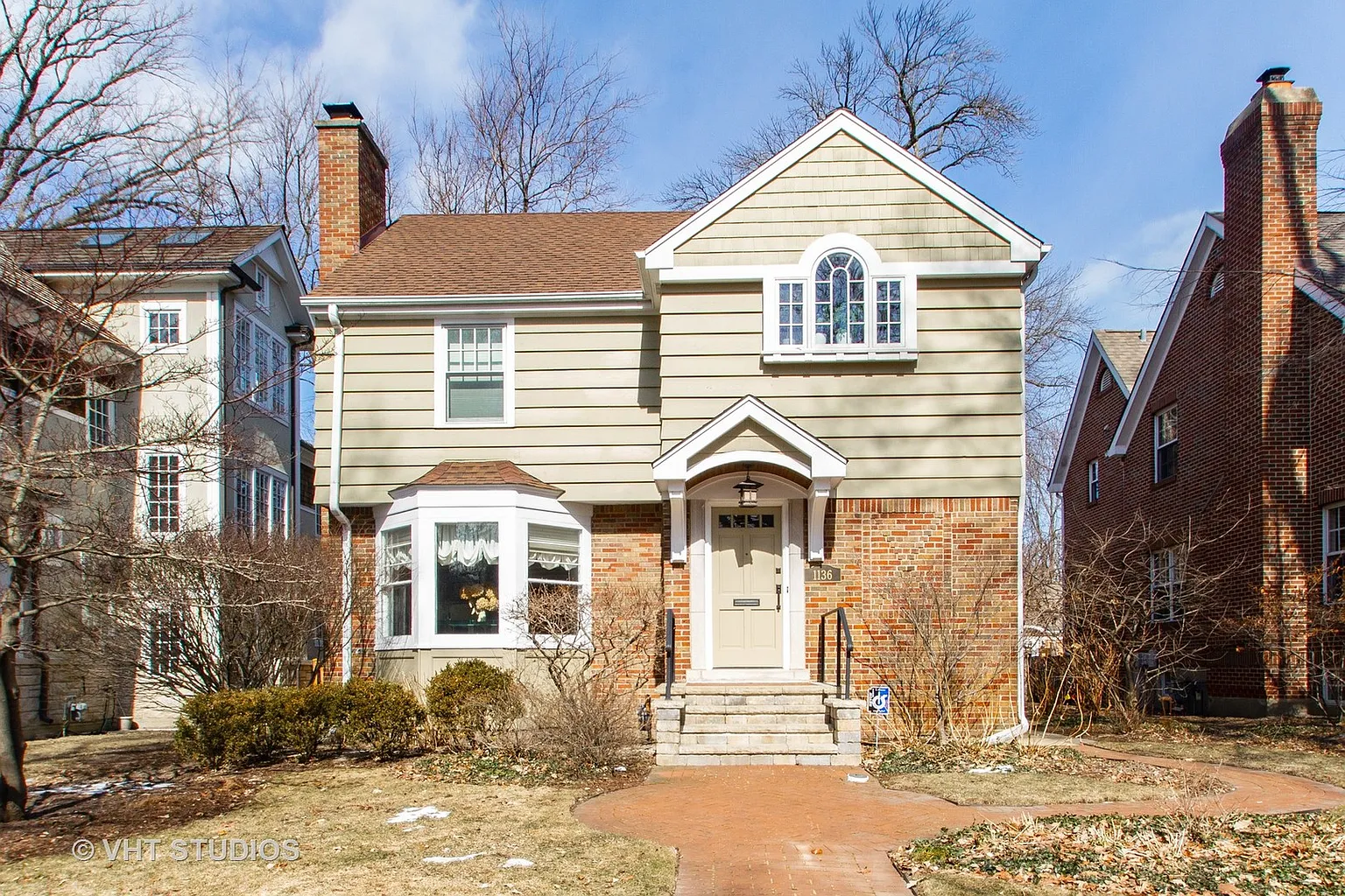 1136 Isabella St photo 1