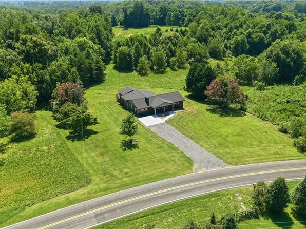 1195 Rogers Rd, Mount Airy, NC 27030