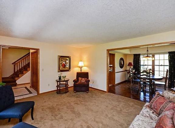 2nd image of 4605 Forestview Ln N