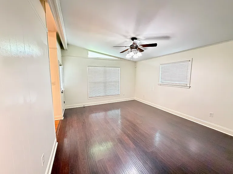 214 Harrell Dr — Photo 4