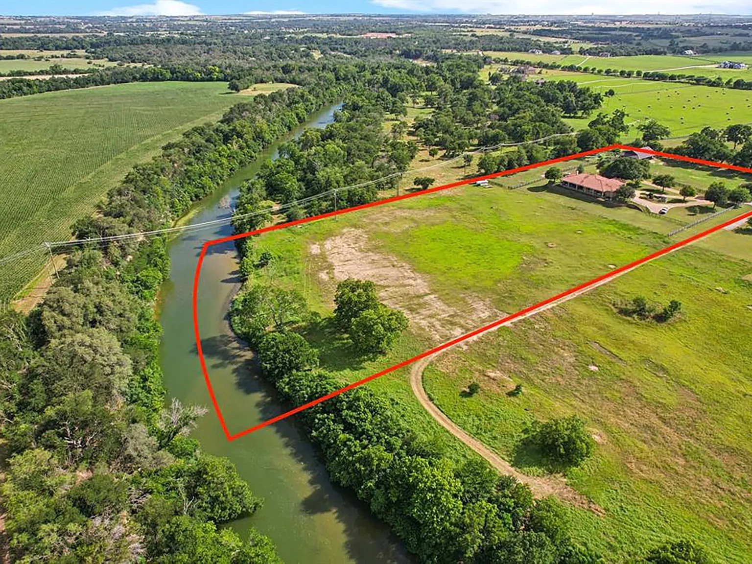 3 bed, 3.5 bath, 3318 sqft, $6,000 — Photo 1