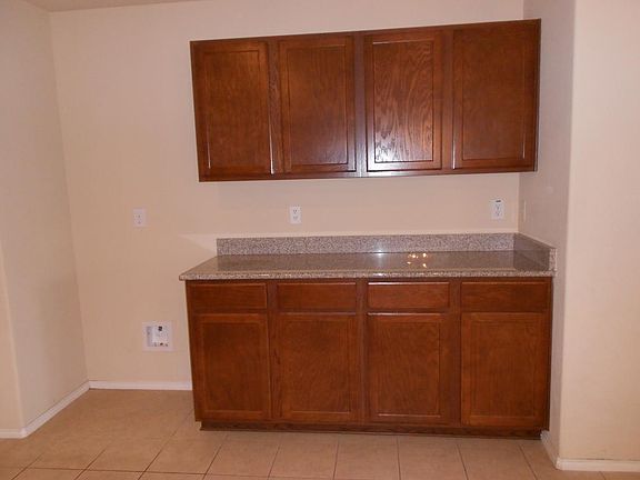 4th image of 10621 Midway Dr