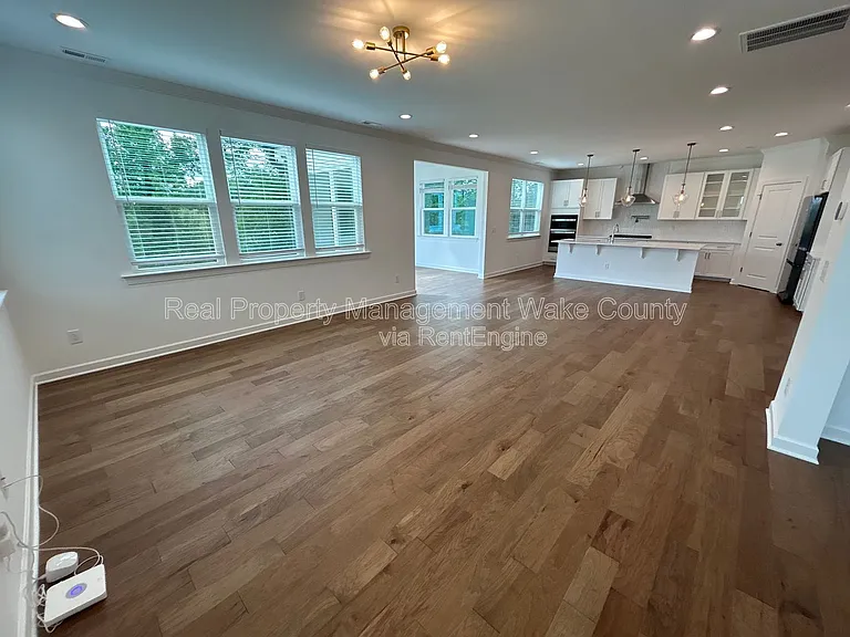 156 Sargents St — Photo 4