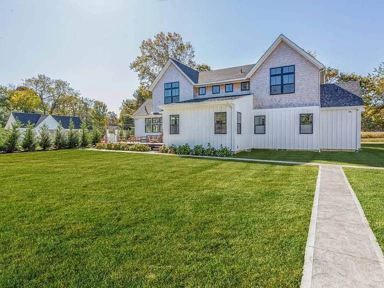 13 Brander Pkwy — Photo 8