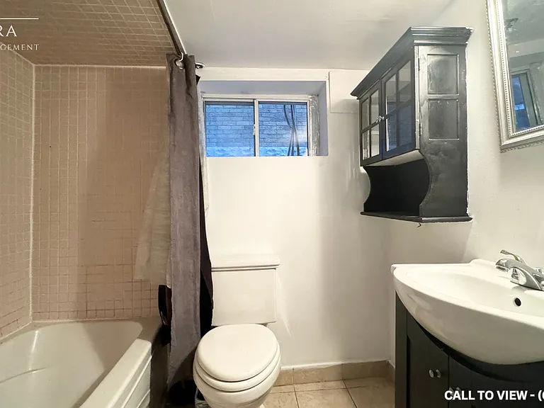 90 Barons Ave N #2 — Photo 7
