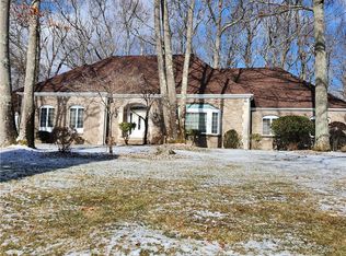 31 Lennon Rd, Lincoln, RI 02865