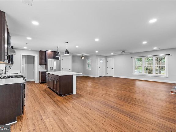 4th image of 24163 Old Meadow Rd