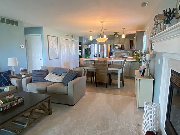 3rd image of 10654 E Bayshore