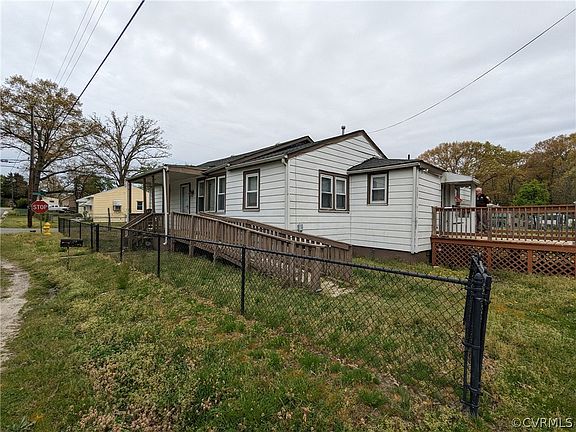 3rd image of 25620 Nottoway Ave