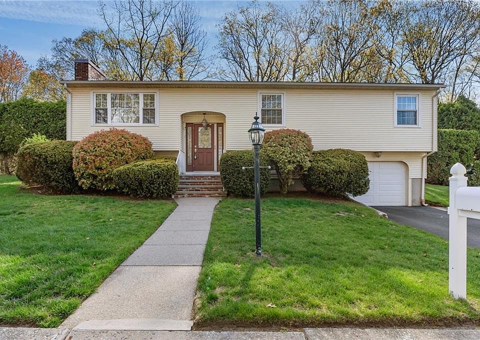 1st image of 8 Joyce Dr