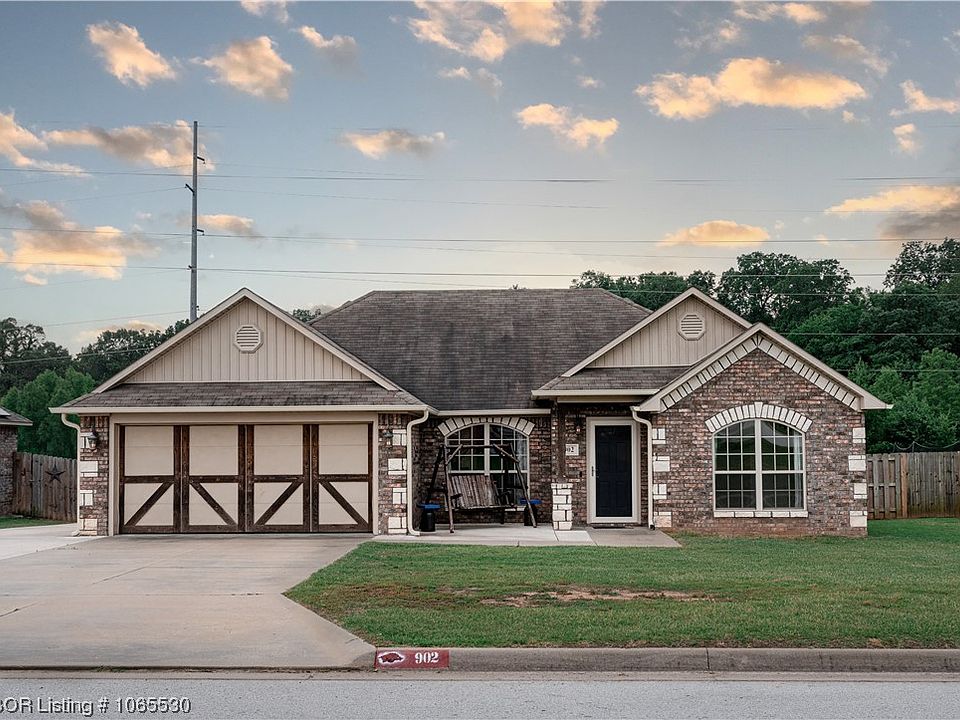 1st image of 902 Shanna Dr