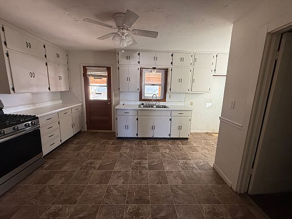 3rd image of 1613 W Noble Ave