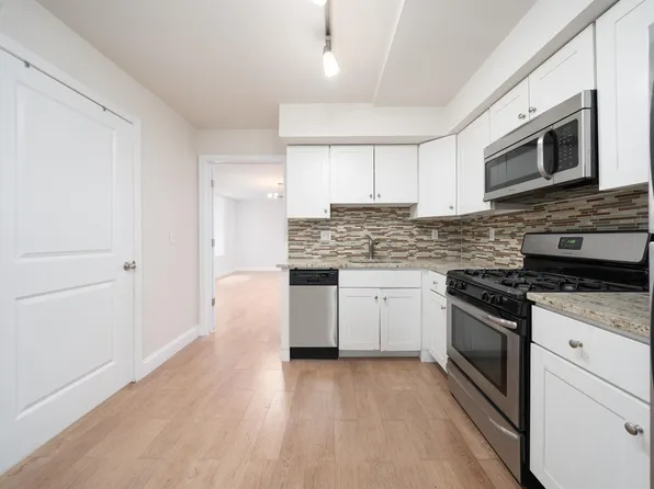 149 Webster Avenue image 19 of 31