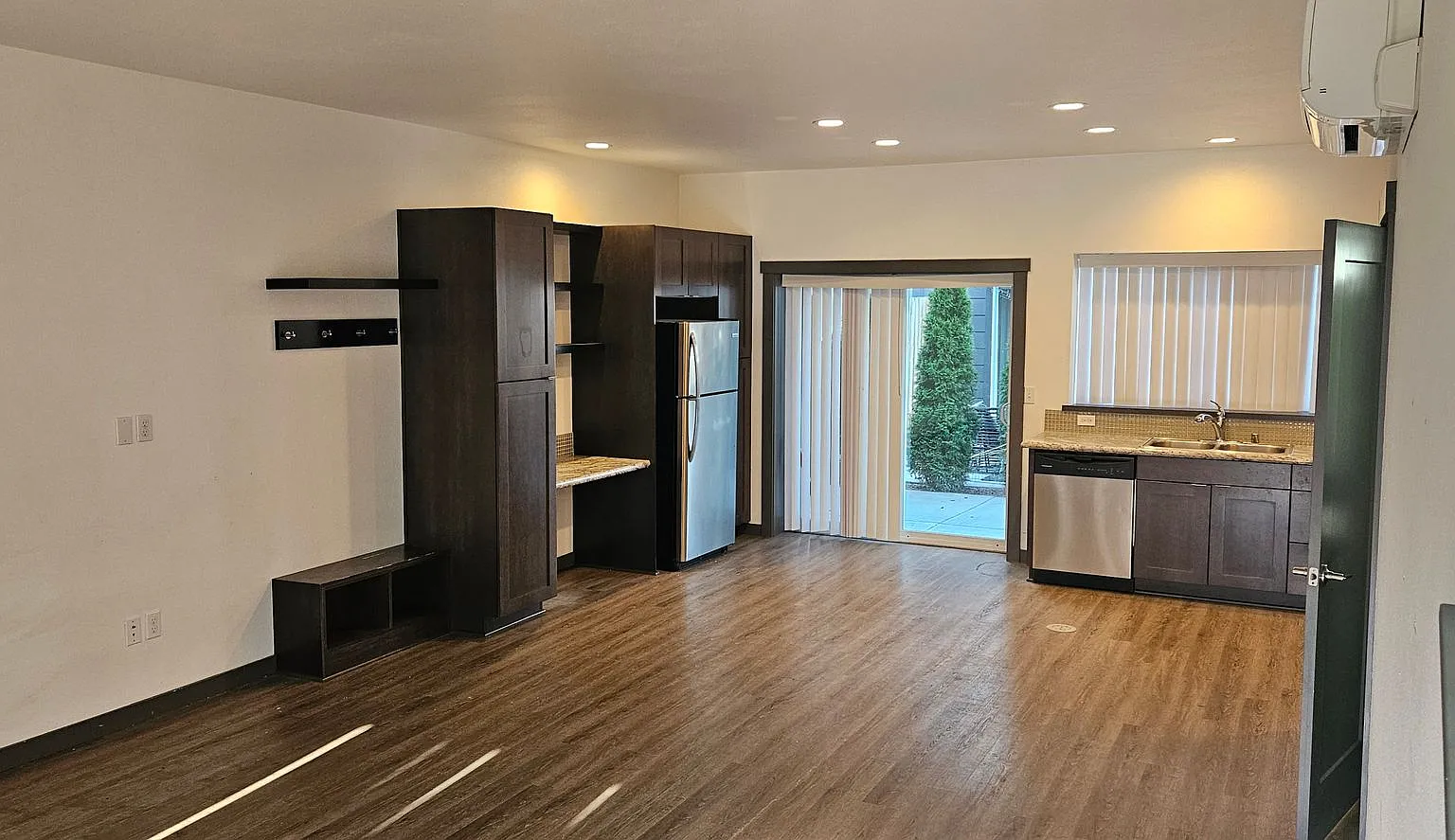 Felts Lane Town Homes — Photo 1