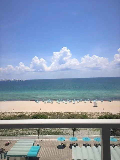 Arlen Beach Condo — Photo 2