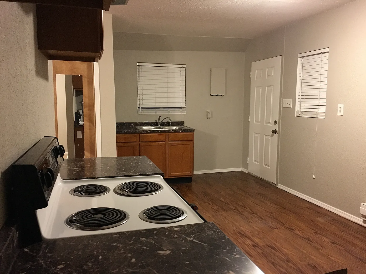 Studio, 450 sqft, $1,400 — Photo 3